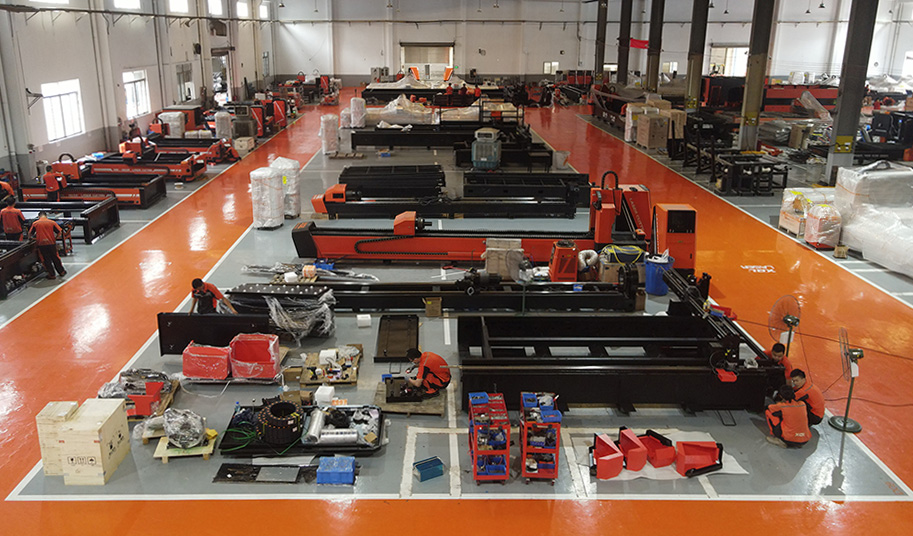 激光切割機(jī)生產(chǎn)車(chē)間 激光切割機(jī)生產(chǎn)車(chē)間