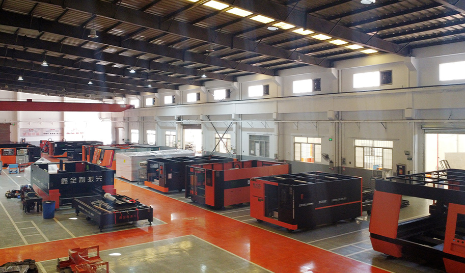 激光切割機(jī)生產(chǎn)車(chē)間 激光切割機(jī)生產(chǎn)車(chē)間